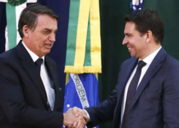 Flávio com Covid, advogadas e Jair chocado: a reunião que Ramagem gravou