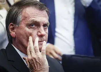 PF decide indiciar Bolsonaro nos inquéritos das joias e das vacinas