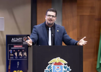 “Vagabundo tem que morrer”: quem é o deputado autor da “Lei do Abate”