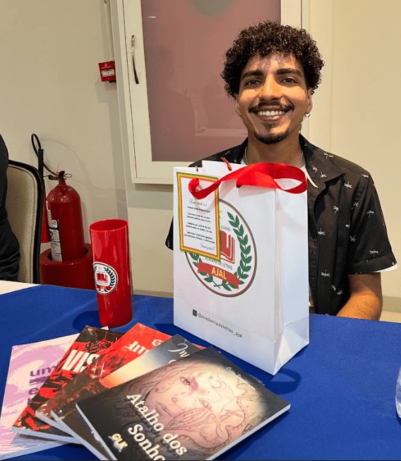 Academia Juvenil Acreana de Letras realiza encontro de novos membros aprovados em processo seletivo