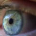 Justiça determina que plano de saúde deve custear tratamento à mulher com doença nos olhos