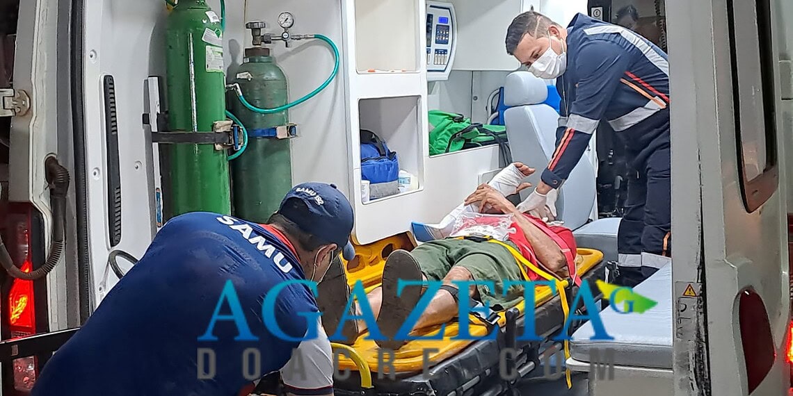 Motociclista tem fratura após colidir contra carretinha estacionada em avenida de Rio Branco