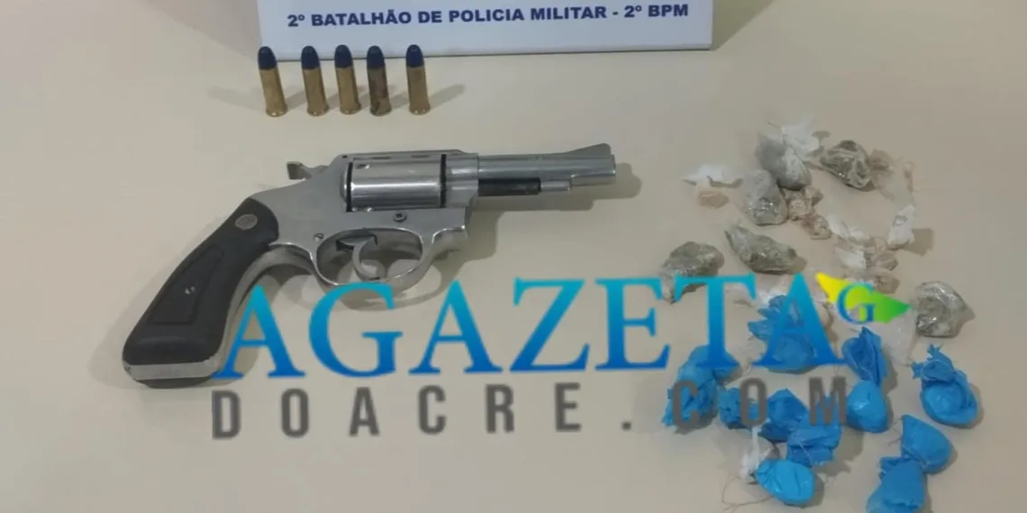 Denúncia anônima leva polícia a localizar arma de fogo e entorpecentes em Rio Branco