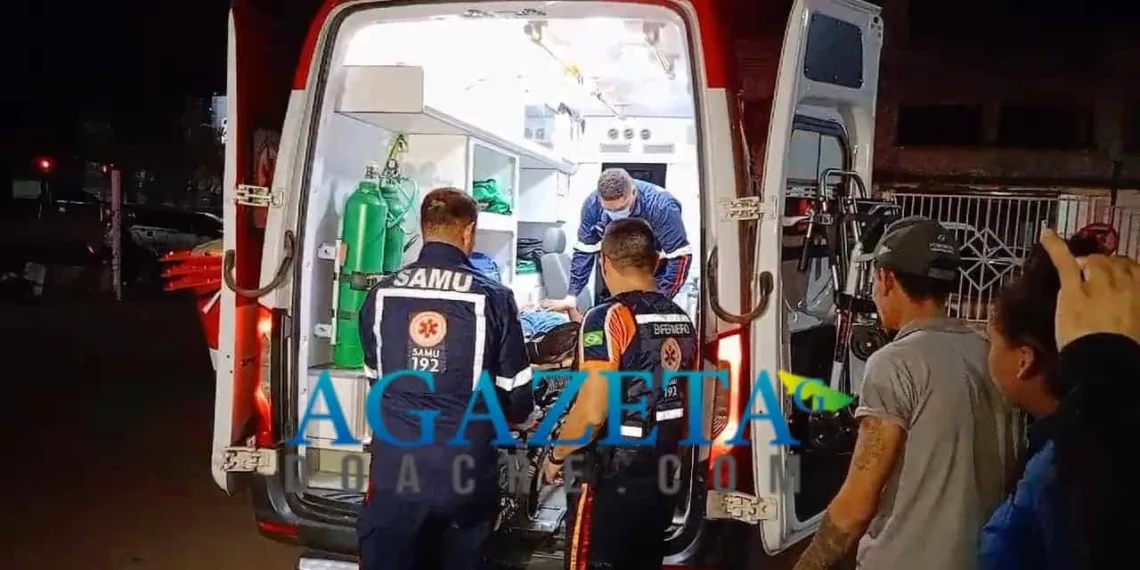 Homem fica ferido após capotar carro na BR 364