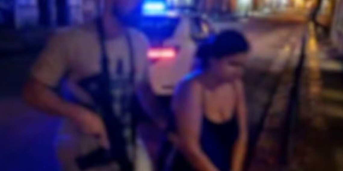 No RJ, mãe suspeita de envolvimento no estupro da filha teria prometido boneca para ela não denunciar abusos sexuais