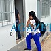 Boliviana suspeita de atuar como médica sem registro é presa aplicando ‘implante da beleza’ no Acre