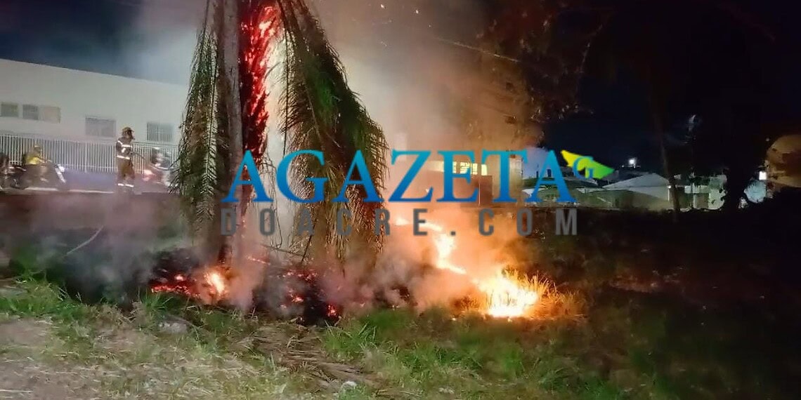 Incêndio de grandes proporções assusta moradores no Centro de Rio Branco