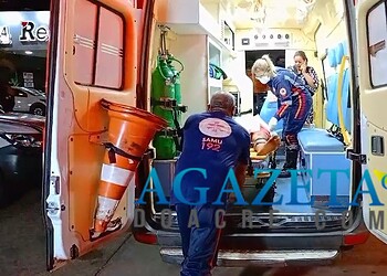 Adolescente de 16 anos atropela jovem na BR-317; ambos ficam feridos