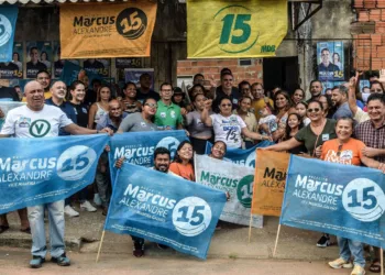 "A parte alta da cidade está abandonada, vamos trabalhar pra mudar essa realidade”, disse Marcus Alexandre em visita aos bairros Vitória e Eldorado