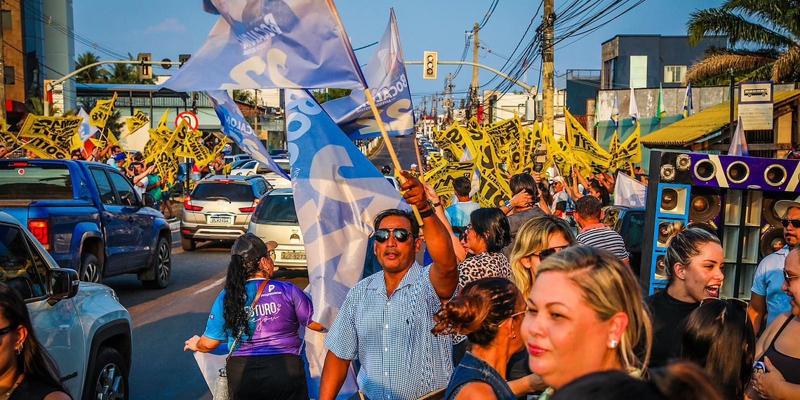 Mesmo com apagão geral, população lota ruas de Rio Branco e multidão participa da inauguração da Casa 22, de Bocalom e Alysson