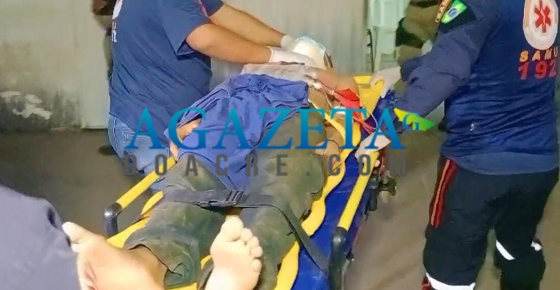 Homem atropela cachorro, provoca acidente do próprio garupa e depois foge