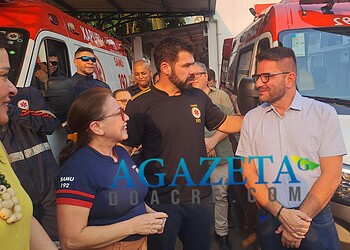 Gladson Cameli entrega novas unidades ambulâncias ao Samu