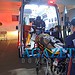 Mecânico perde controle de motocicleta, colide com placa de sinalização e fica em estado grave