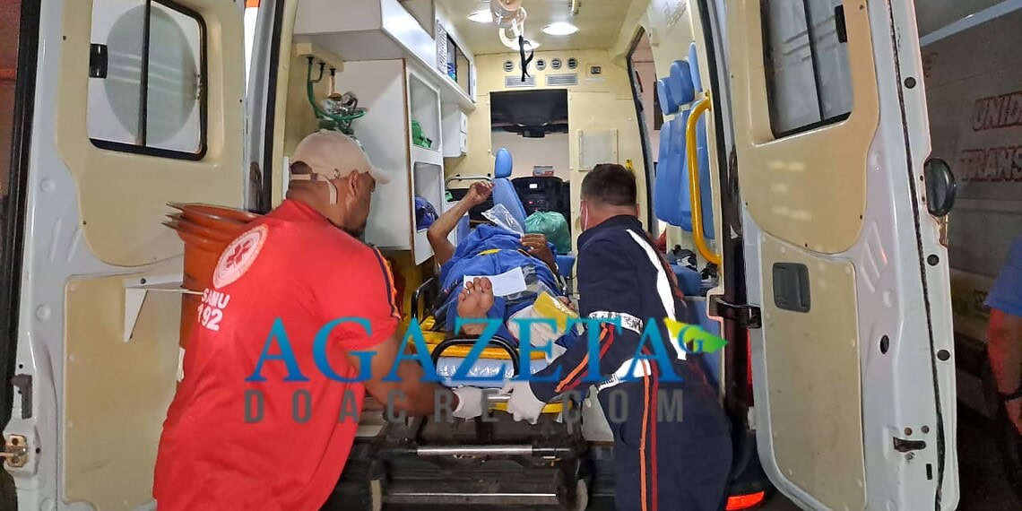 Motociclista fica em estado grave após ser atropelado durante carreata