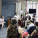 Alunos do 6º período do curso de Jornalismo, sobre a orientação do professor Paulo Santiago na organização do debate eleições 2024. Foto: cedida