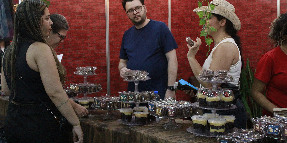 Empresário que já expõe na Expoacre há três anos fala sobre a importância da feira: ‘temos a chance de mostrar a marca