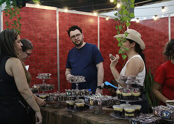 Empresário que já expõe na Expoacre há três anos fala sobre a importância da feira: ‘temos a chance de mostrar a marca