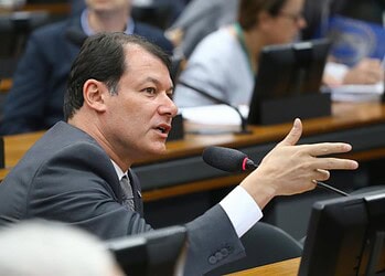 Roberto Duarte aprova Lei importante para portadores de fibromialgia