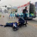 Para não atropelar ciclista, motociclista faz manobra brusca e se acidenta em frente ao PS