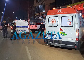 Homem em situação de rua é espancado por supostos funcionários de caminhão de coleta de lixo em Rio Branco