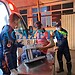 Açougueiro fica com a mão presa em máquina de amaciar carne e é levado ao Pronto-Socorro com o equipamento