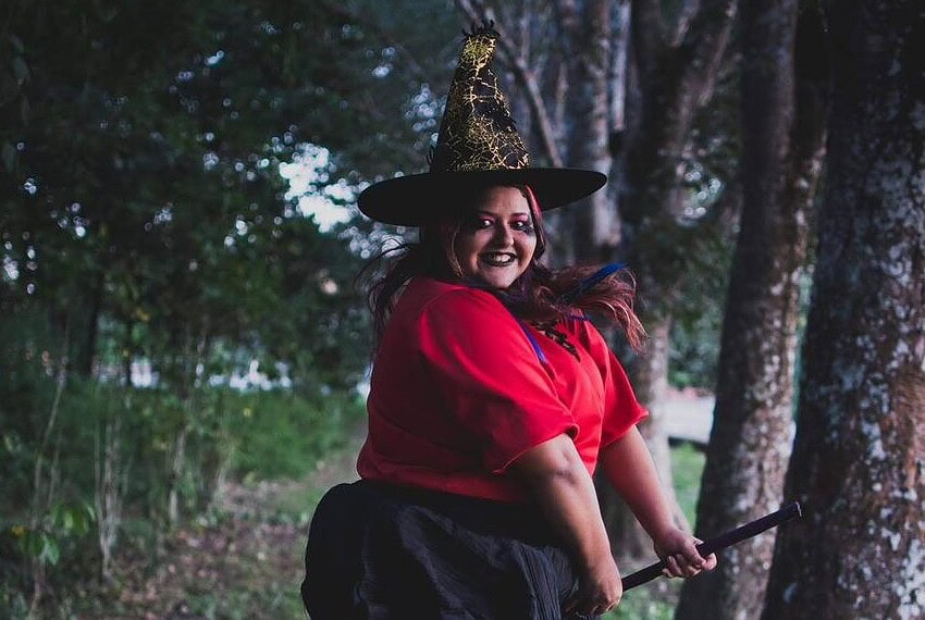 Jocilene Barroso, na peça "A bruxinha que era boa". Foto: cedida