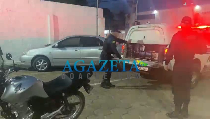 Dupla é presa em Rio Branco suspeita de arrastão; um dos detidos portava arma de fogo