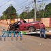 Homem fica preso às ferragens após colisão entre carro e caçamba, em Rio Branco