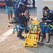 Após manobra má-sucedida, motociclista perde o controle e colide contra poste