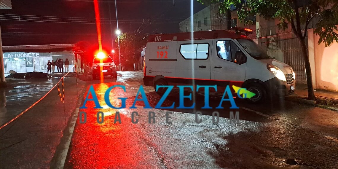 Jovem de 18 anos furta ambulância do Samu e colide em árvore durante fuga em bairro de Rio Branco
