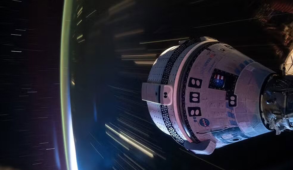 A cápsula Starliner da Boeing é vista acoplando à Estação Espacial Internacional (ISS, na sigla em inglês). — Foto: Nasa