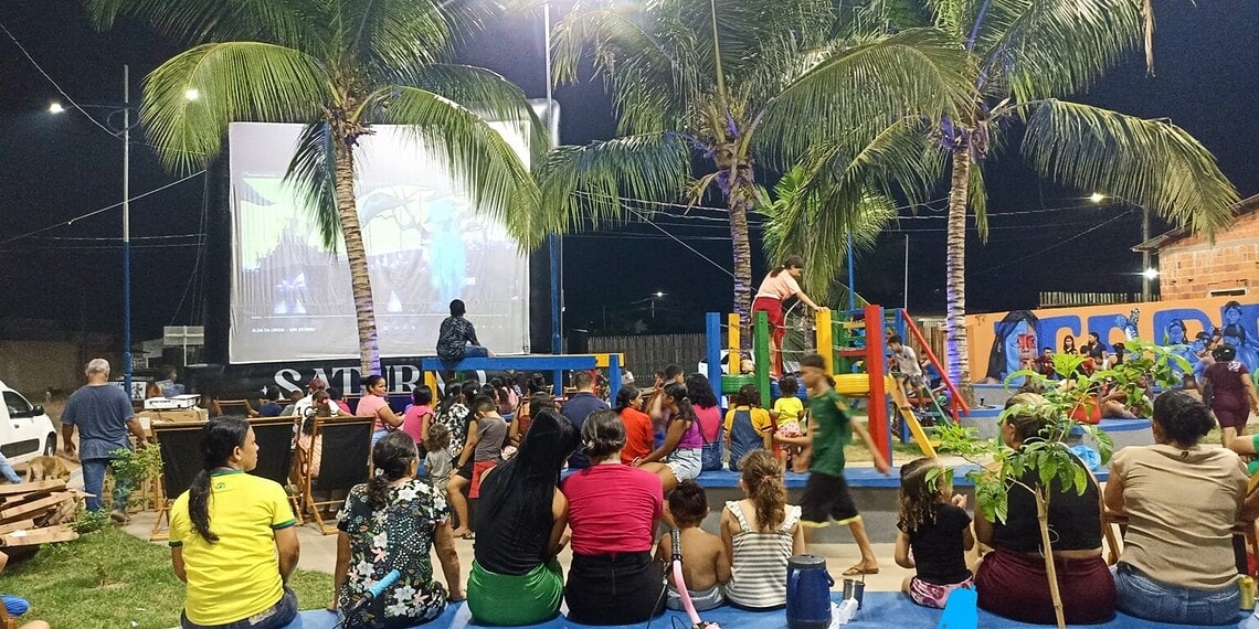 Cinema Possível na Praça do Judia, no bairro Canaã, em Rio Branco. Foto: cedida