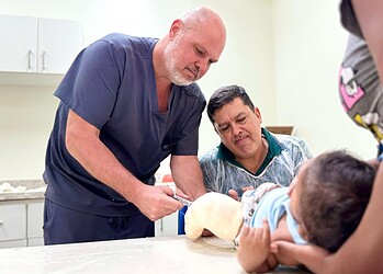 Nelson Marquezini realiza esse tipo de tratamento há mais de 20 anos. Foto: Ascom/Fundhacre