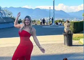 Vivas à jornalista e colunista social Kelly Kley, aniversariante desta segunda, 30, que celebrou a chegada do novo ciclo