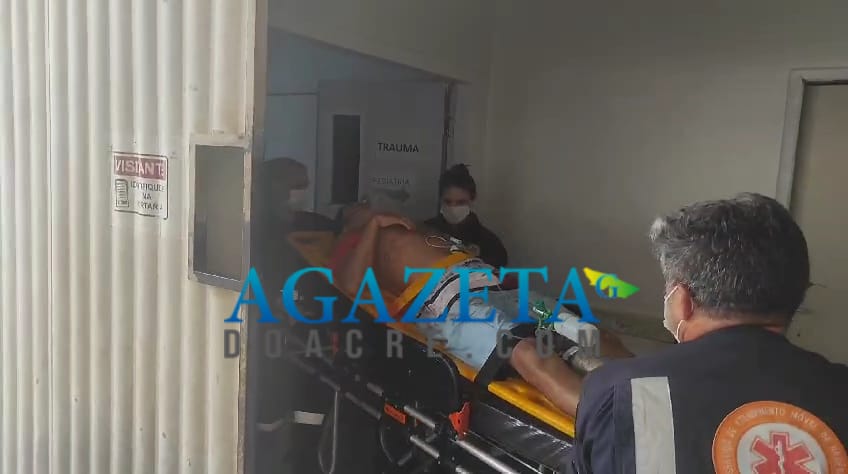 Homem é vítima de tentativa de homicídio enquanto descansava na varanda de casa