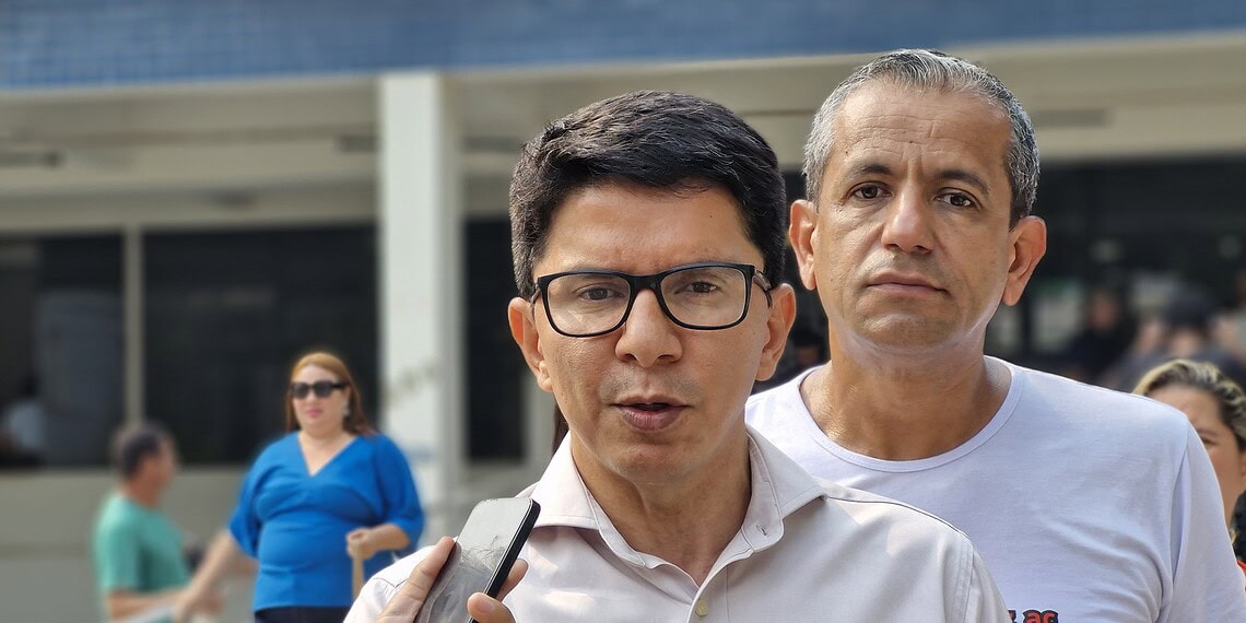 Jenilson erra local da seção, depois vota e aposta em resultado favorável: 'sigo esperançoso'