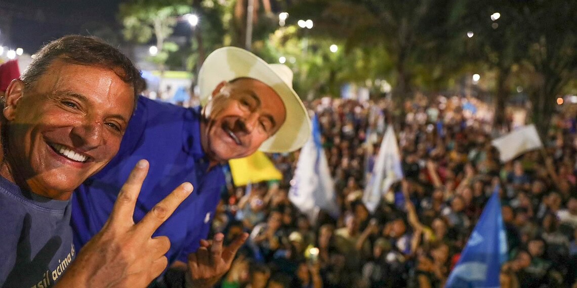 Bocalom e Márcio Bittar celebrando a vitória (Foto: Ascom)