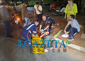 Ônibus invade contramão e atropela motociclista; vítima sofreu uma fratura exposta