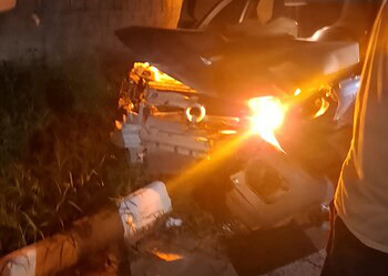 Grave acidente entre moto e carro quase termina em tragédia em Sena Madureira