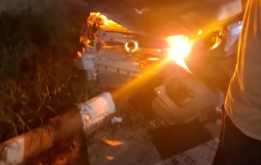 Grave acidente entre moto e carro quase termina em tragédia em Sena Madureira