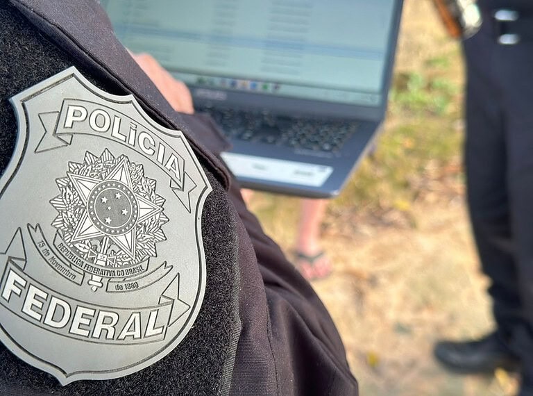 Homem é preso em flagrante por armazenar material de abuso sexual infantojuvenil em Cruzeiro do Sul