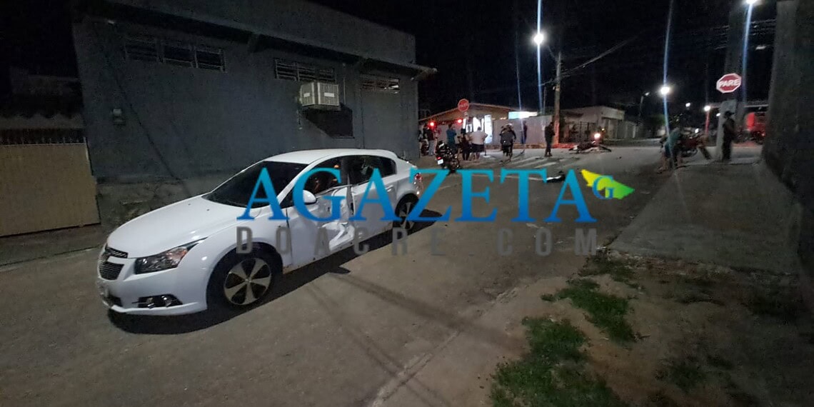 Colisão violenta entre carro e moto deixa motociclista gravemente ferido em cruzamento do bairro Tropical