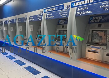 Vândalo invade agência bancária e destrói caixas eletrônicos no bairro Bosque, em Rio Branco