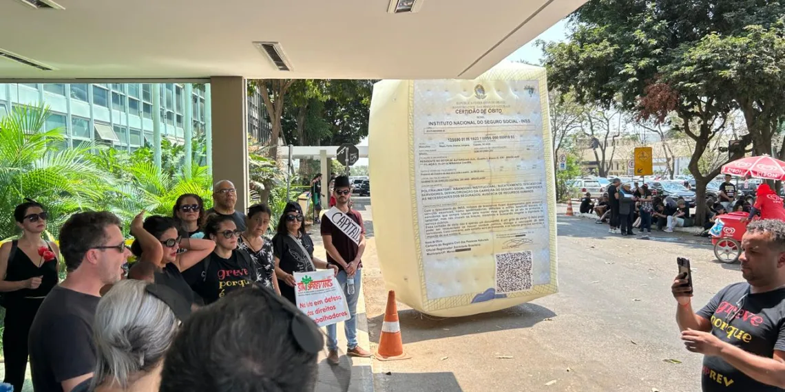 Servidores do INSS no Acre participaram de protesto em Brasília. Foto: Arquivo pessoal