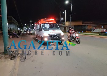 Ciclista sofre traumatismo craniano ao tentar atravessar avenida e ser atingido por moto em Rio Branco