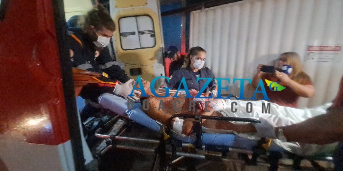 Homem tenta matar enteado com golpes de terçado durante bebedeira no Acre