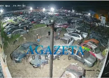 Criminosos invadem pátio do Detran e tentam roubar veículos; maior parte do grupo é de adolescentes