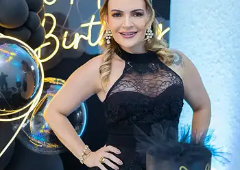 Dra. Raquel Frota reuniu amigos e familiares para celebrar seu aniversário com estilo. Veja mais na coluna social Giu Evangelista