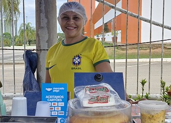 Há dez anos, comerciante aproveita Enem e concursos para renda extra: 'estou em todos'