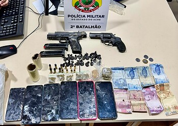 PM desarticula quadrilha e apreende armas, drogas, e motocicleta roubada em operação no Recanto dos Buritis